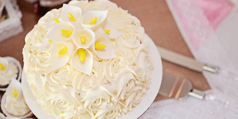 a beuatifully decorated white cake