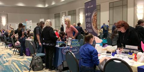 retailers and vendors exchanging ideas